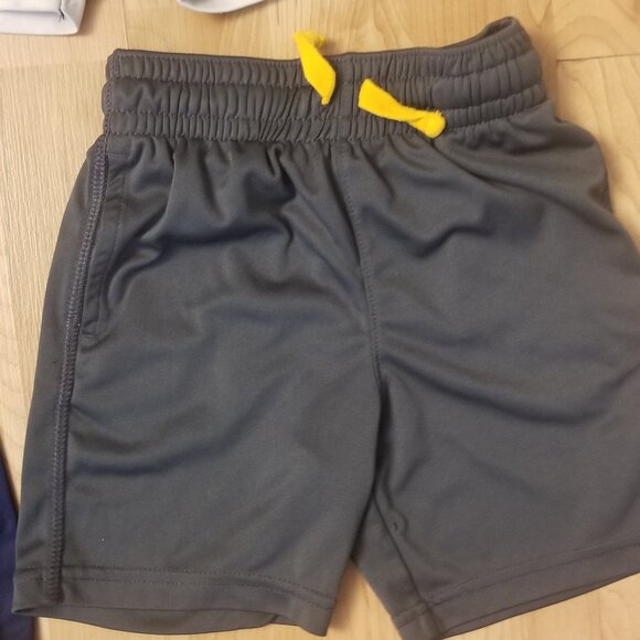 5 pairs of size 3T shorts Nike and Cat and Jack - Picture 6 of 6